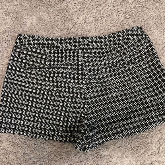 Black & White Shorts - Picture 2 of 4